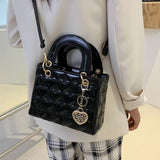 Bolsa Feminina Acolchoada Coração de Luxo