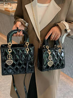 Bolsa Feminina Acolchoada Coração de Luxo