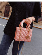 Bolsa Feminina Acolchoada Coração de Luxo