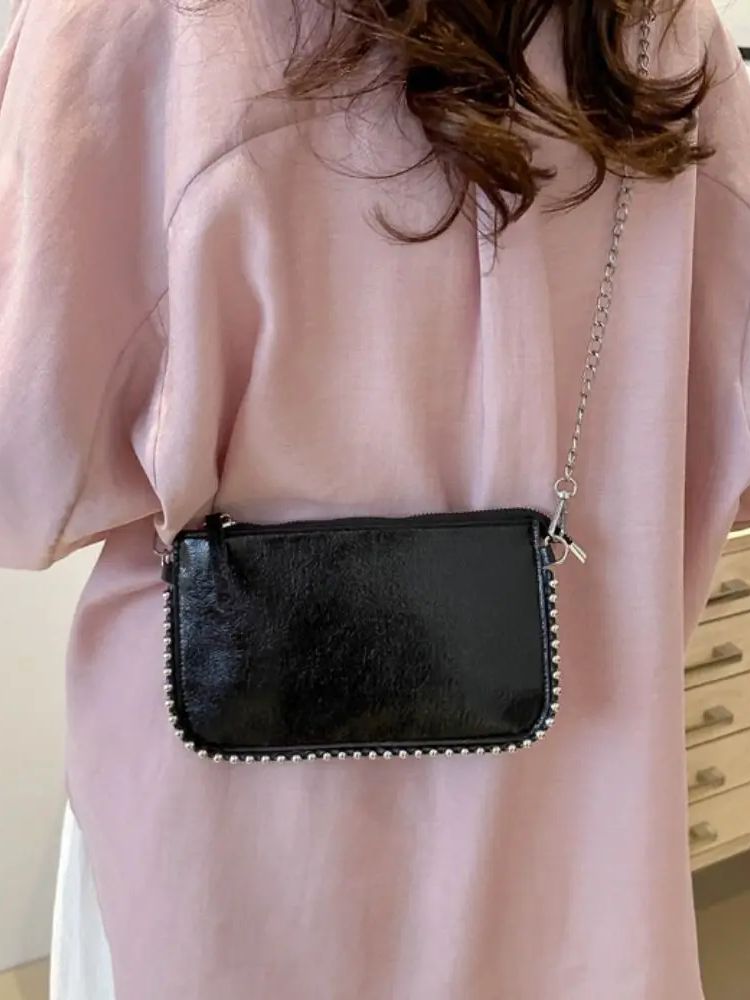 Bolsa Feminina De Couro Sintético Com Rebites Ajada