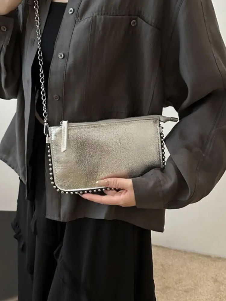 Bolsa Feminina De Couro Sintético Com Rebites Ajada