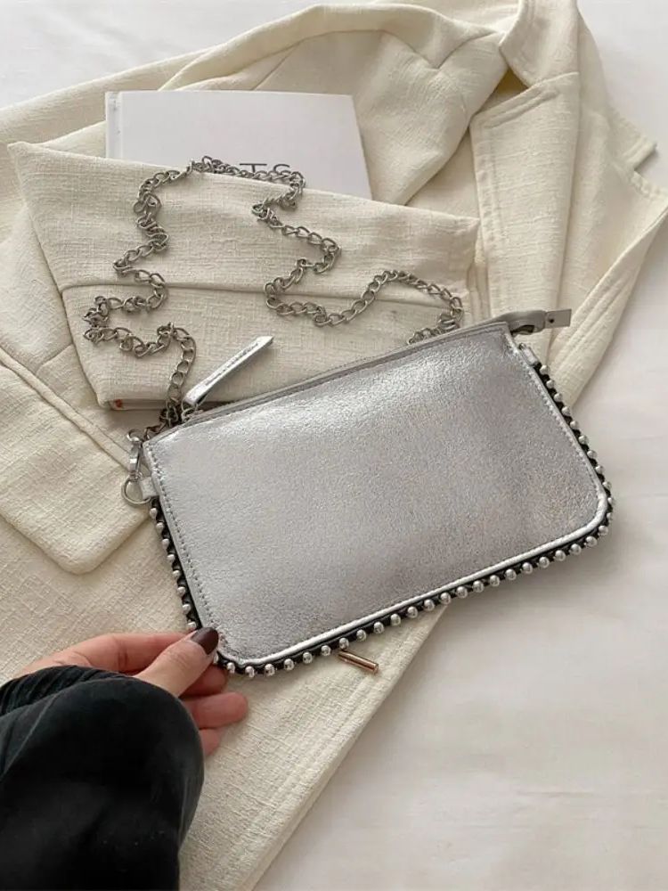 Bolsa Feminina De Couro Sintético Com Rebites Ajada