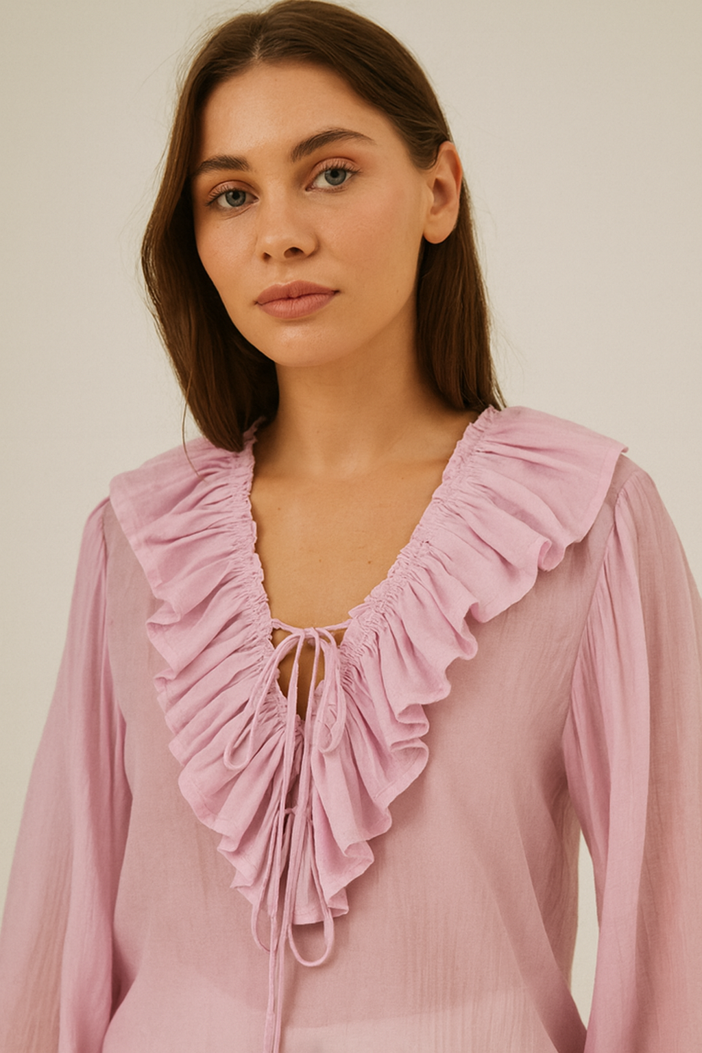 Blusa Feminina com babados Manga Comprida Dione