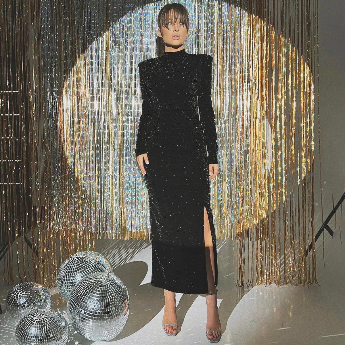 Vestido Feminino Brilhante Preto Fenda Sexy Mara