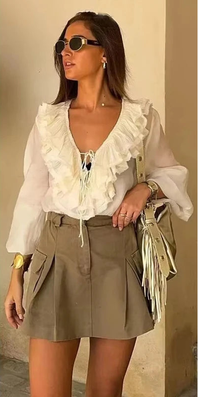 Blusa Feminina com babados Manga Comprida Dione