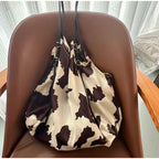 Bolsa Feminina Com Estampa de Vaca Estilosa