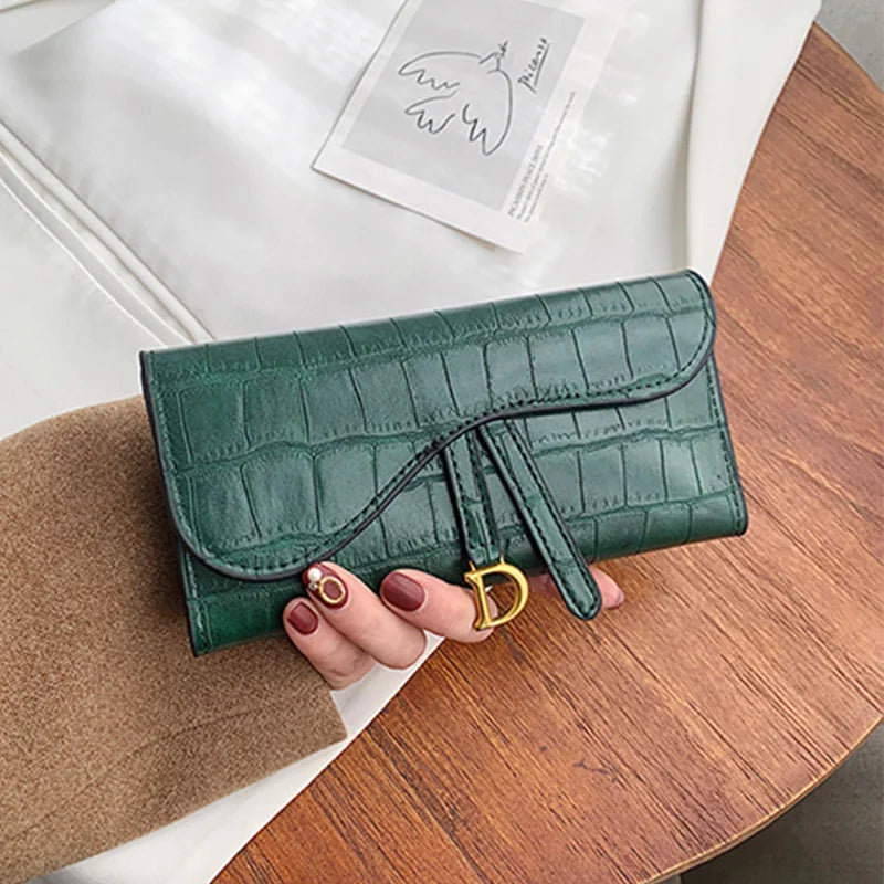 Carteira Feminina Couro Sintético Estampa de Jacaré