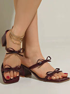 Sandália Feminina Bico Quadrado de  Laços Margarida