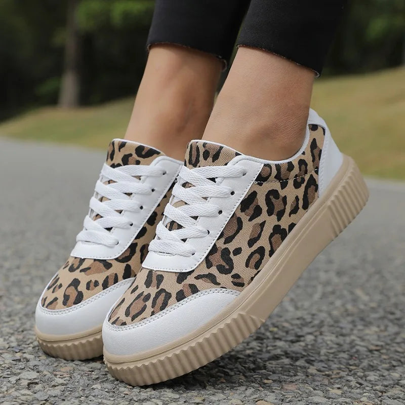 Tênis Feminino de Couro Lana